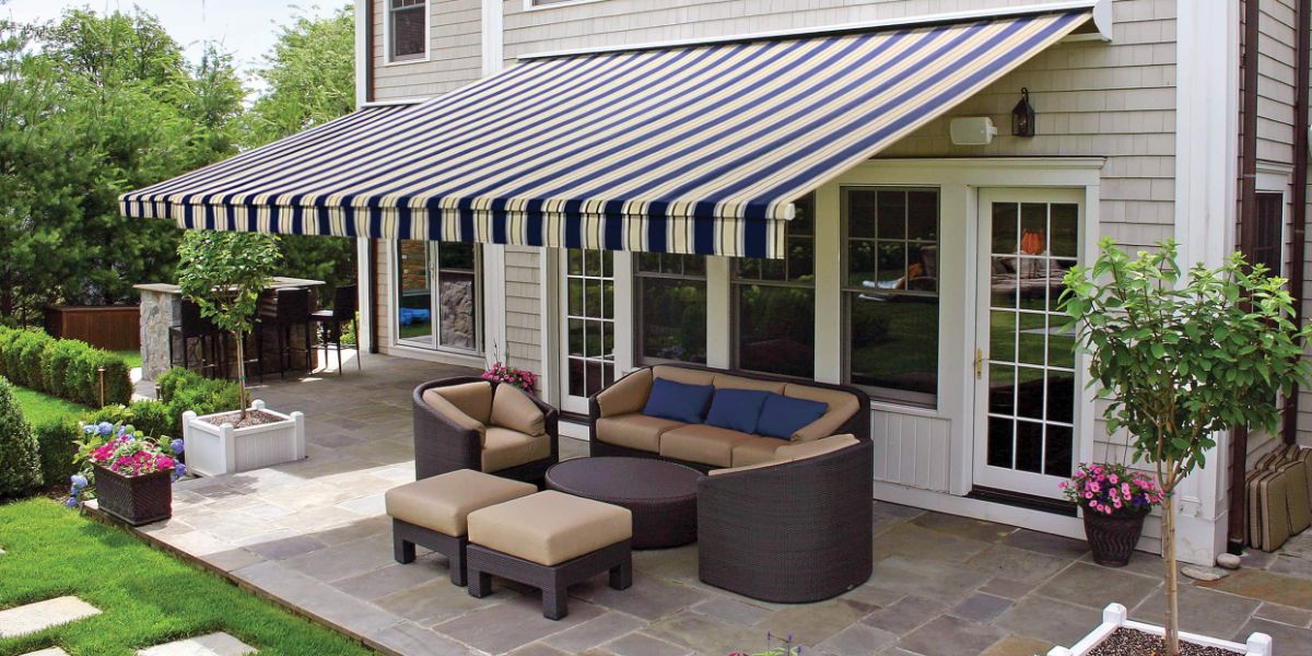 Retractable Awnings and Roll Curtains